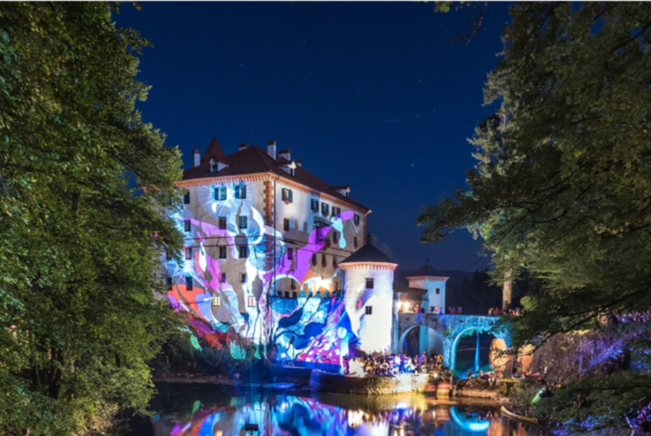 Slika PANDEMIJA JE SPODBUDILA TRENDE, KI ŽE NEKAJ LET NAKAZUJEJO ODMIK OD MNOŽIČNEGA TURIZMA